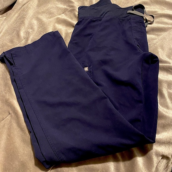 Selling a pair of extra small figs bottoms ! - Picture 1 of 3